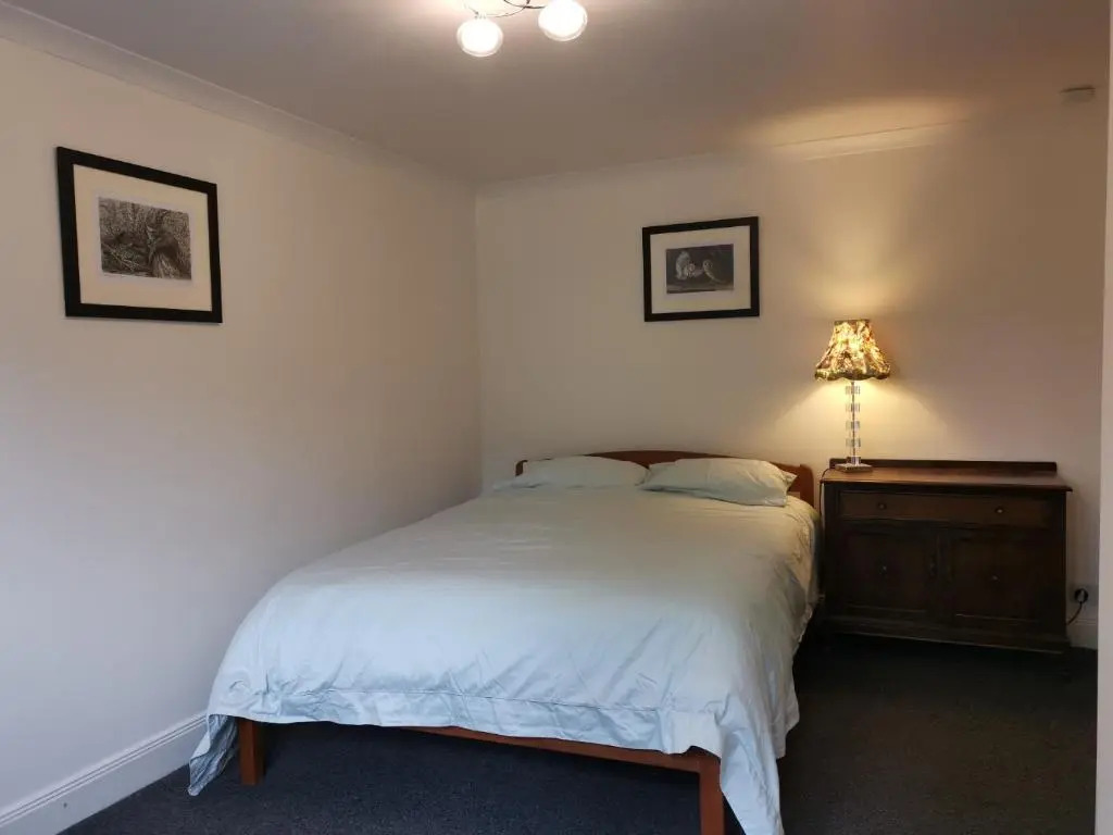 Relax in a 1 Bedroom Apartment near a country Pub