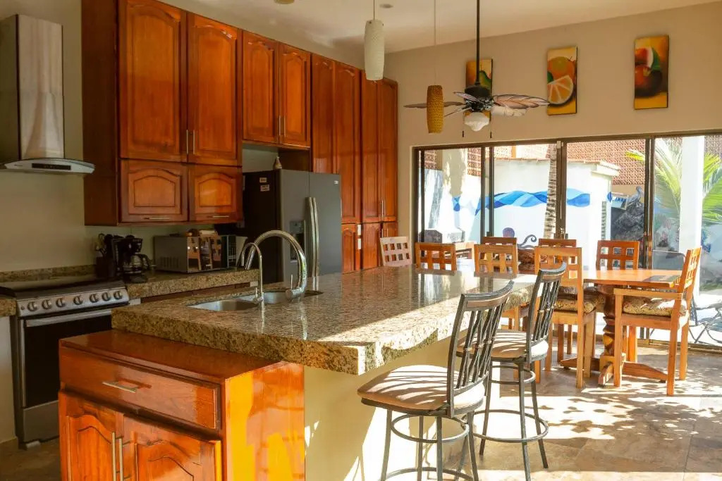 Casa El Faro is a Spacious 4 Bedroom House with a pool