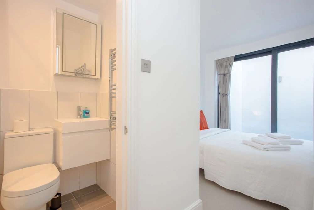 Newly Refurbished Modern 3 Bedroom Apartment in Affluent Fulham
