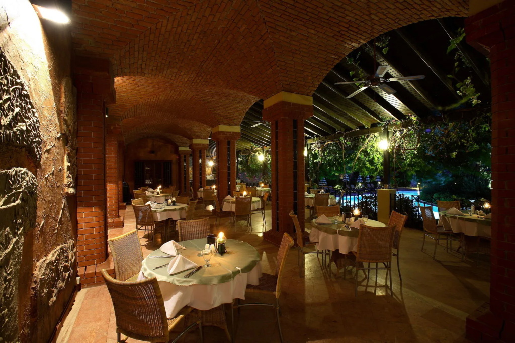 Zeytinada Hotel