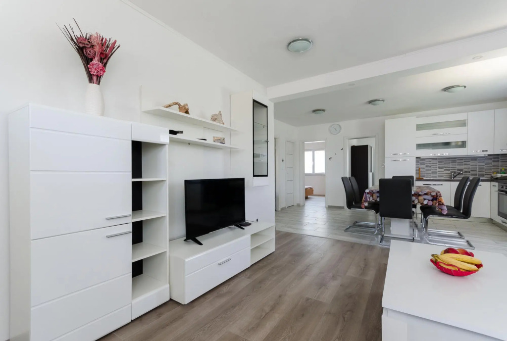 Apartments Ester
