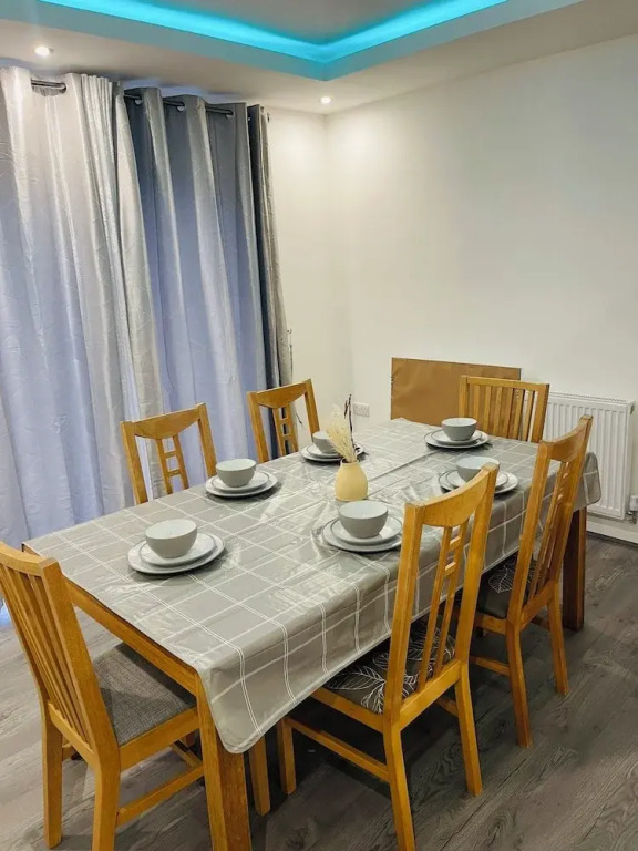 Citrine Suite - Sleeps 8 With Parking
