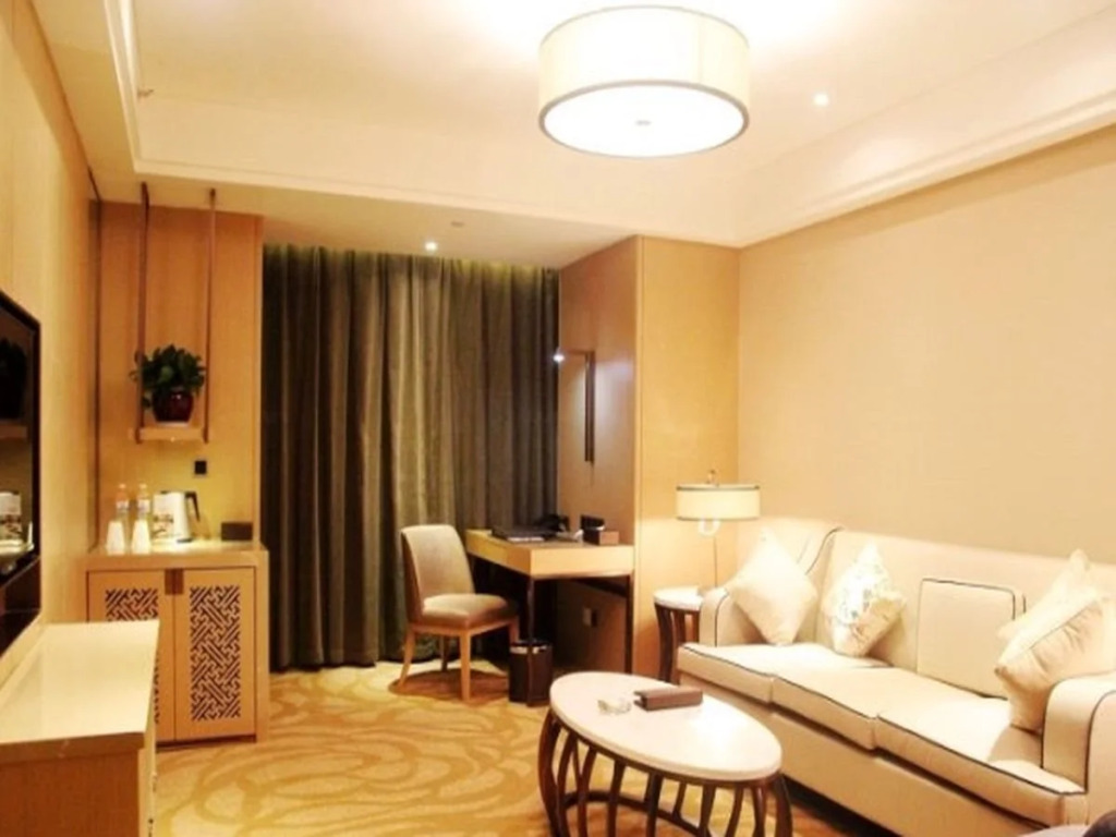 Sky World Hotel Qingdao
