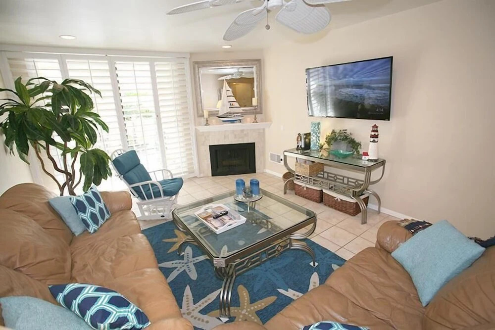 A209 - Sandy Paradise - On-the-Sand