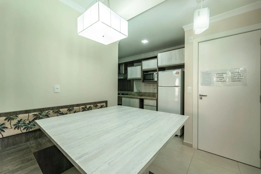 Apartamento 2 Dormitórios Com Churrasqueira
