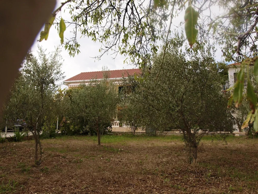 Apartment With one Bedroom in Slatine, With Wonderful sea View, Enclos