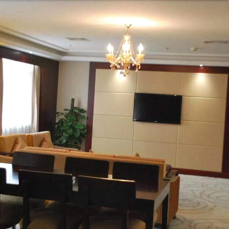 Longhu Hotel