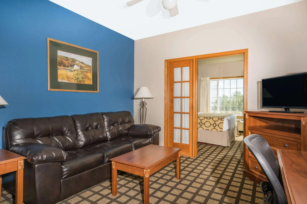 Baymont by Wyndham Albany MN