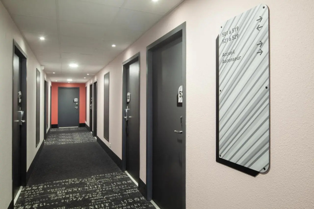 B&B HOTEL Massy Gare TGV