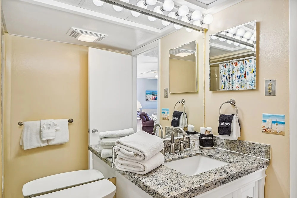 SPC 2058 is a Beautiful 1 BR on the Golf Course at Sandpiper Cove by RedAwning