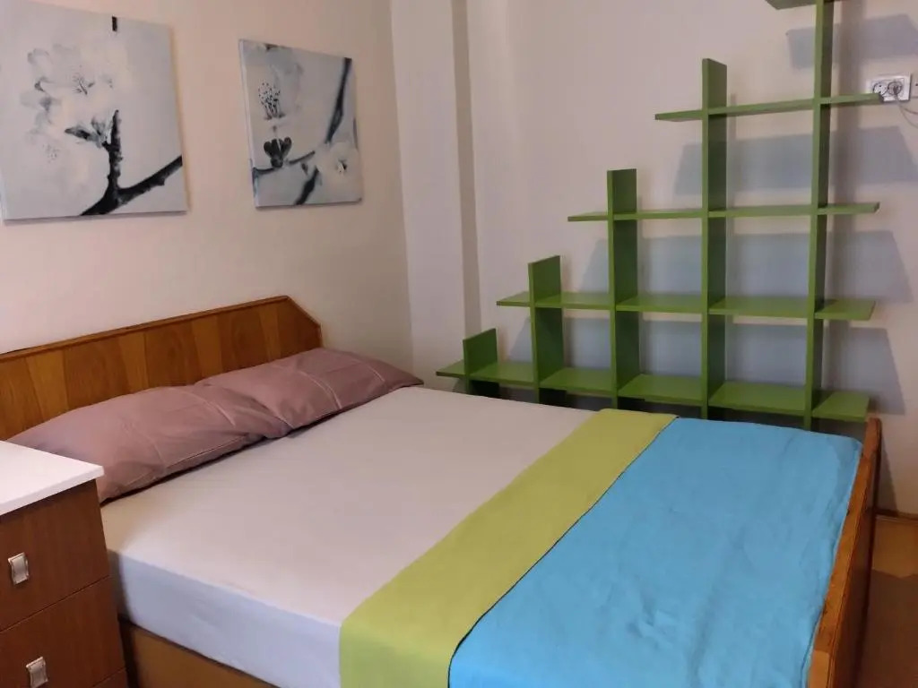 Feeling at home in İstanbul Center 5 Minutes walk to The Ataköy Metro Station & Metrobus
