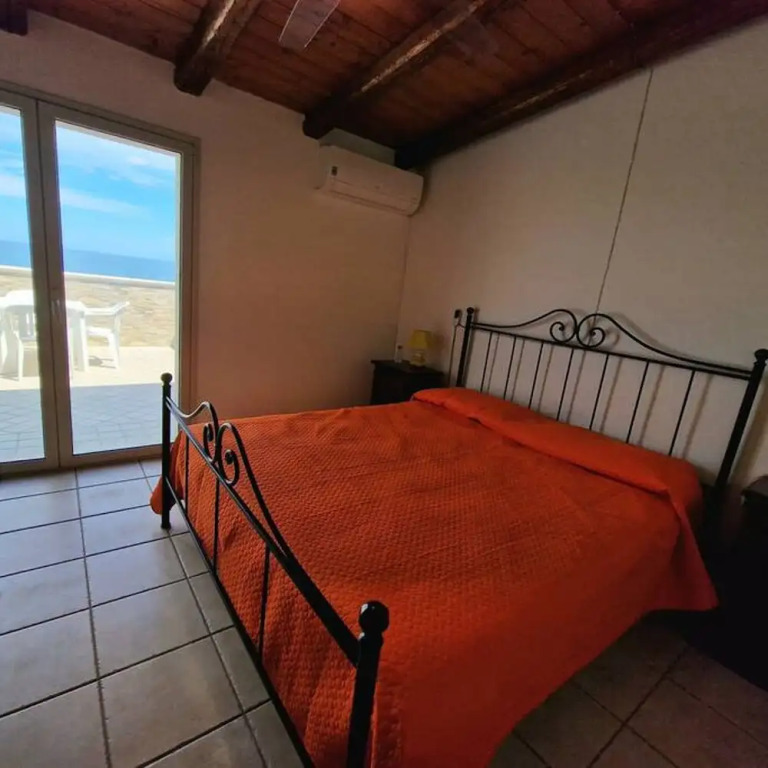 Villa Daniela con Piscina Privata e Discesa a Mare tra Catania e Siracusa