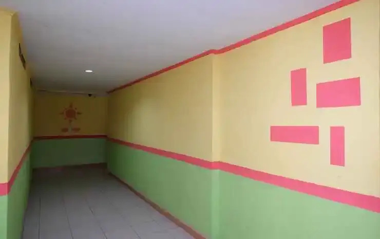 RedDoorz near Pelabuhan Nusantara Parepare