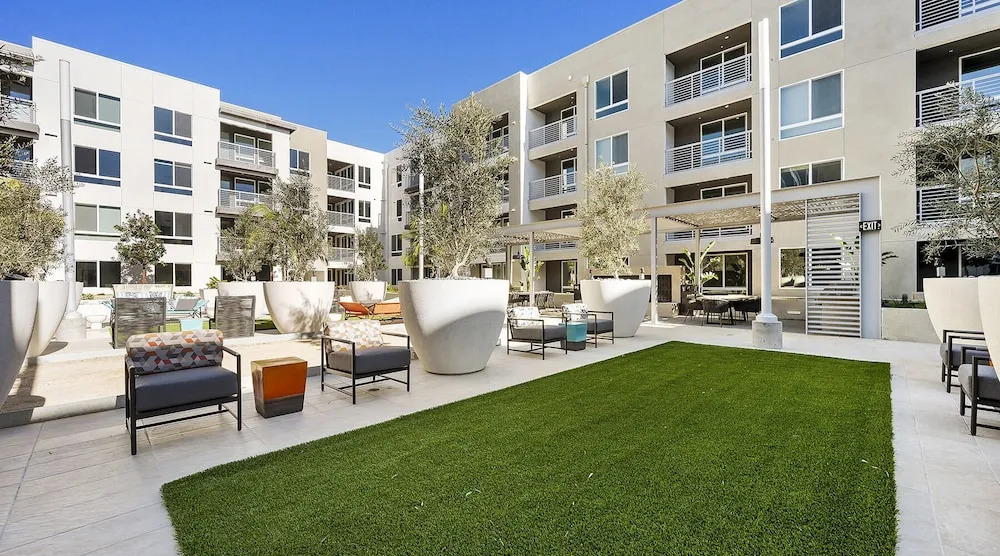 Global Luxury Suites Irvine