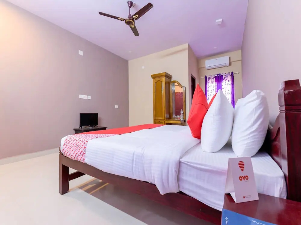 Amare Highway Residency by OYO Rooms
