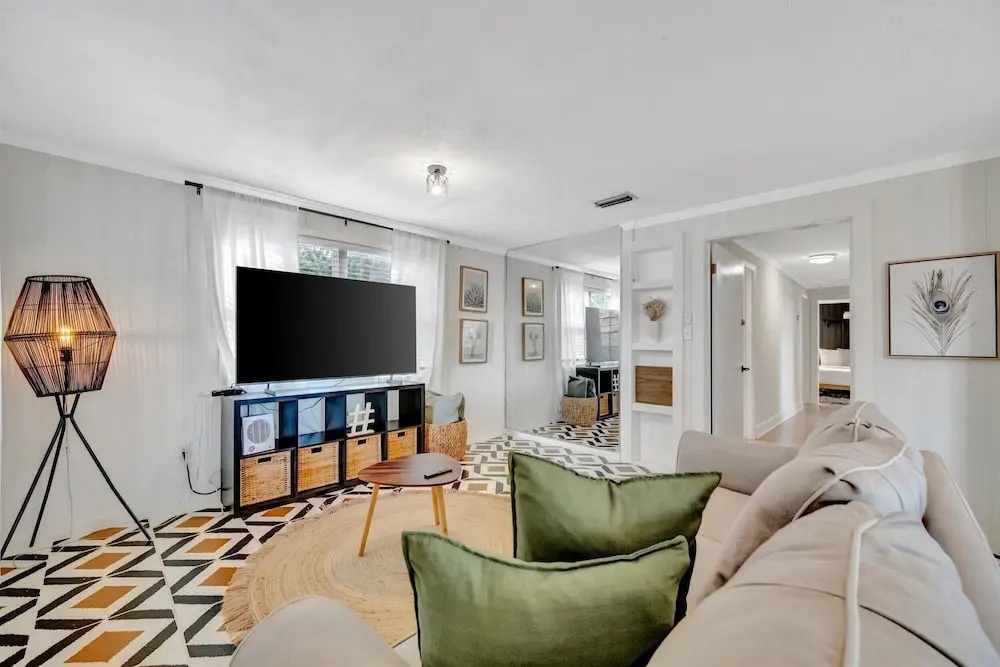 Swann Ave 2B Sleeps 6 Walk 2 Bayshore Hyde Park