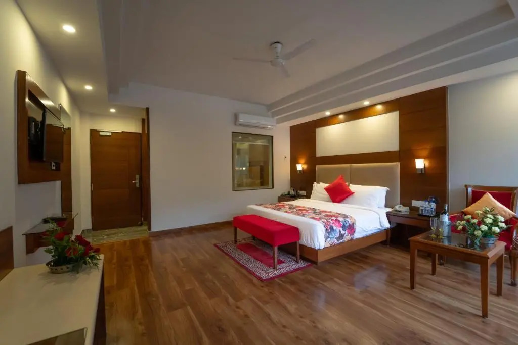 The Allure Grand - Riverside Resort & Spa