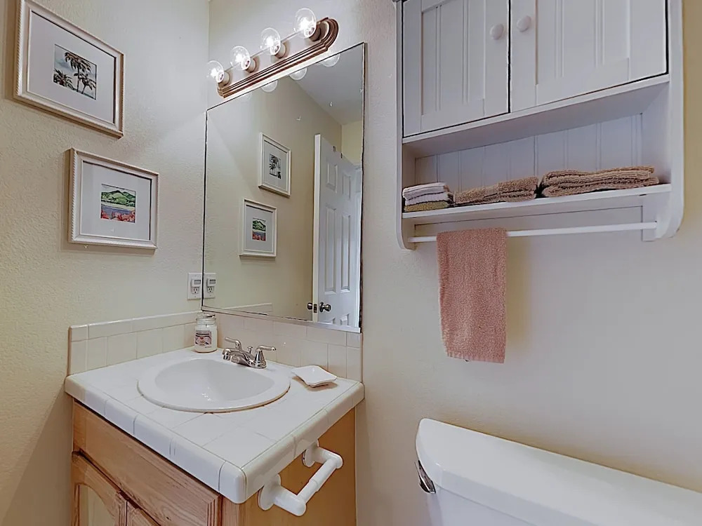 New Listing! Shoreside W/ Pool - 1 Block To Beach 2 Bedroom Duplex