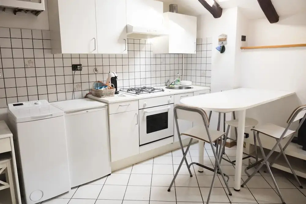 Nice and Cozy Quiet Apartment Right in the Center