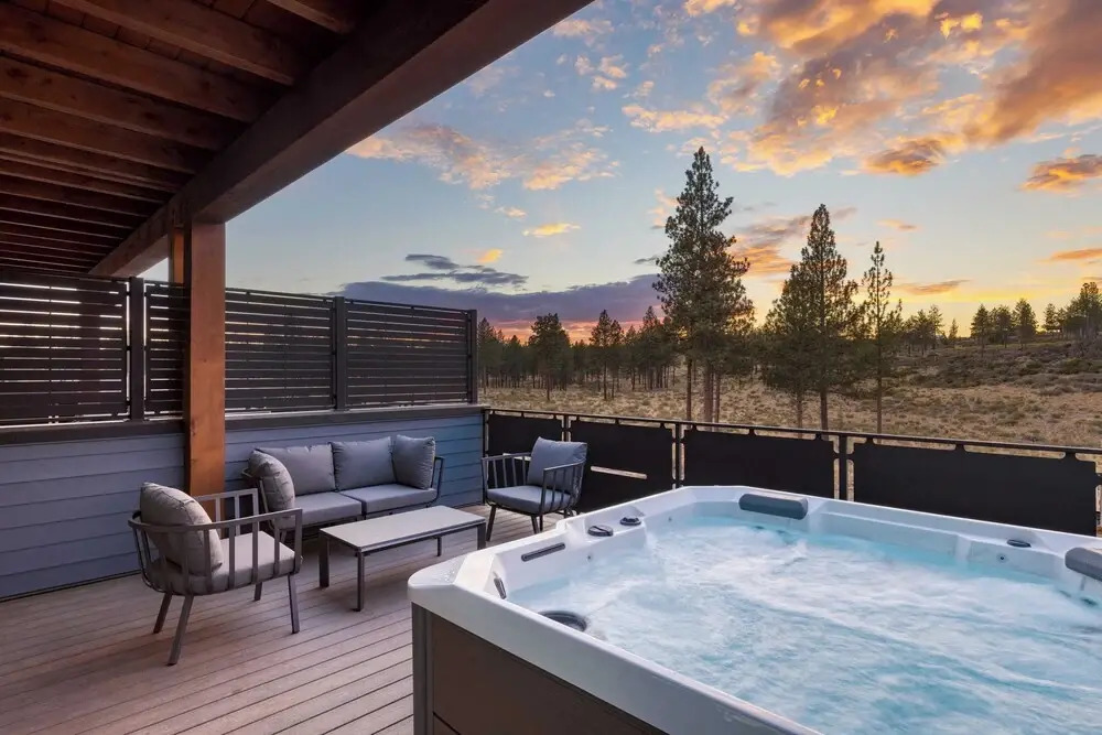 2 Units Minutes to Old Bend Deck + Hot Tub 1216 Skyline Ranch by Avantstay
