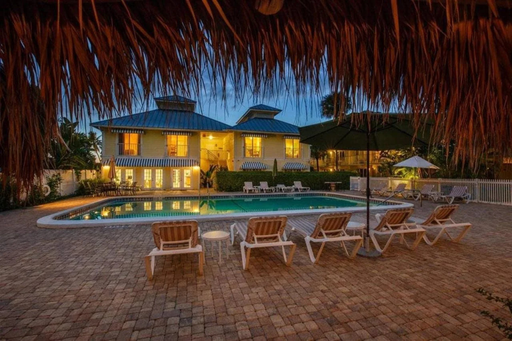 Naples Garden Inn
