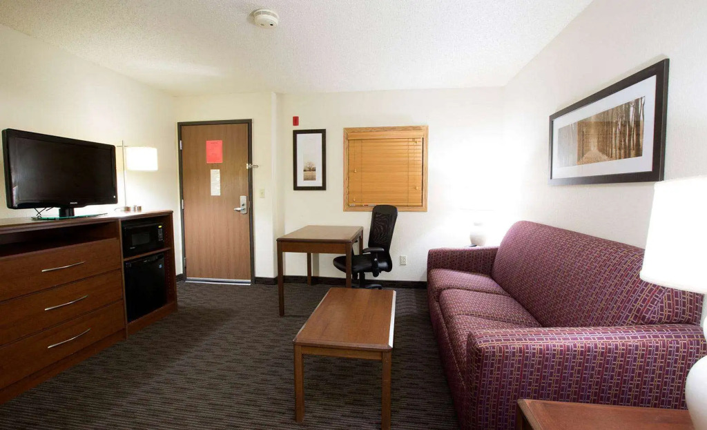 AmericInn by Wyndham Osceola