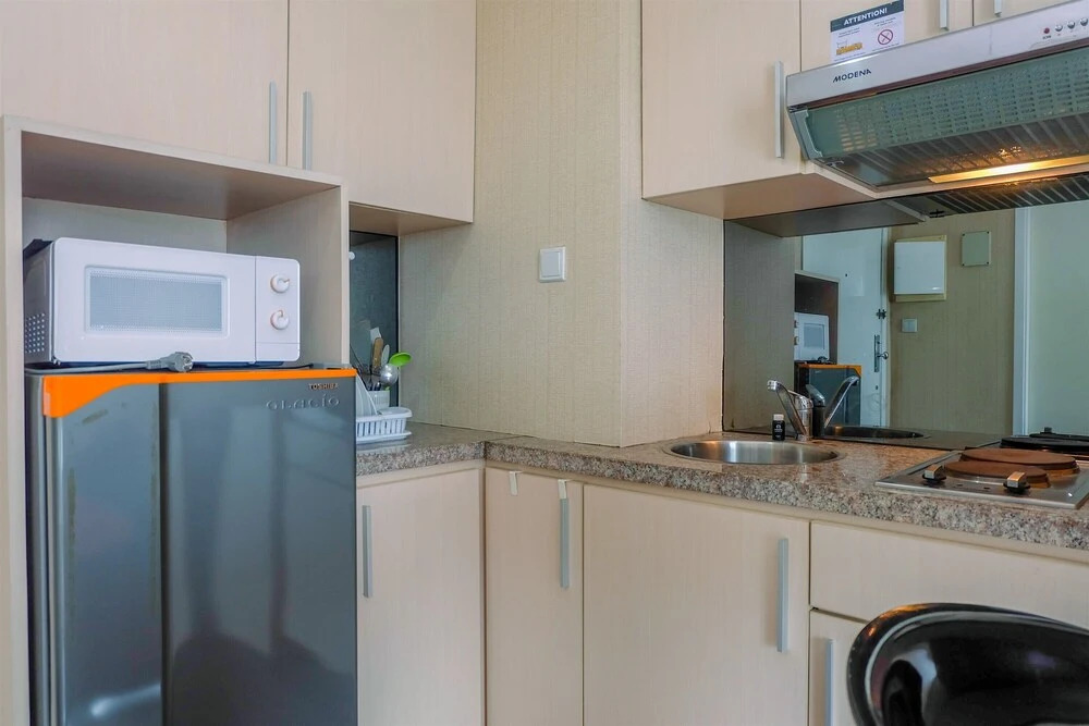 Great Location 1BR Gandaria Heights Apartment