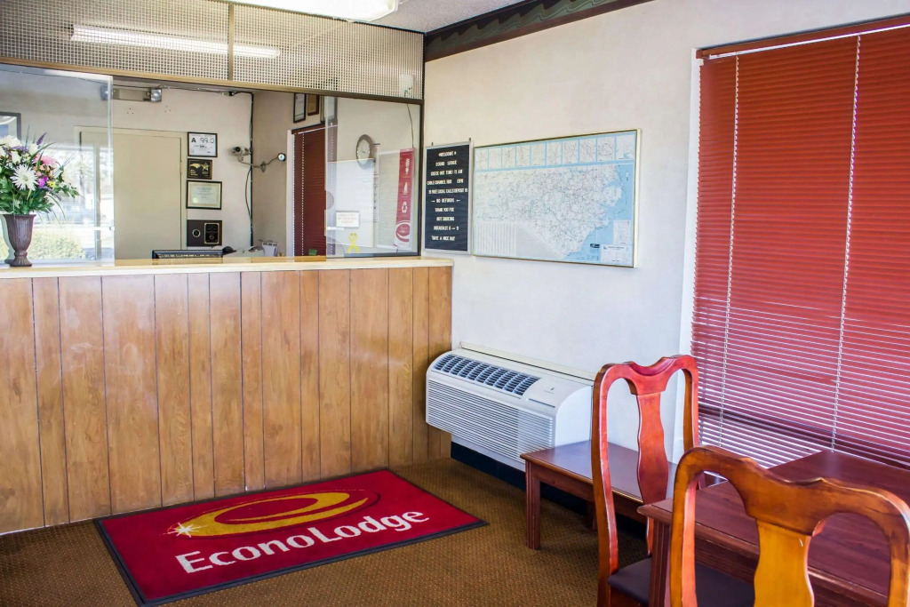 Econo Lodge Goldsboro Hwy 70