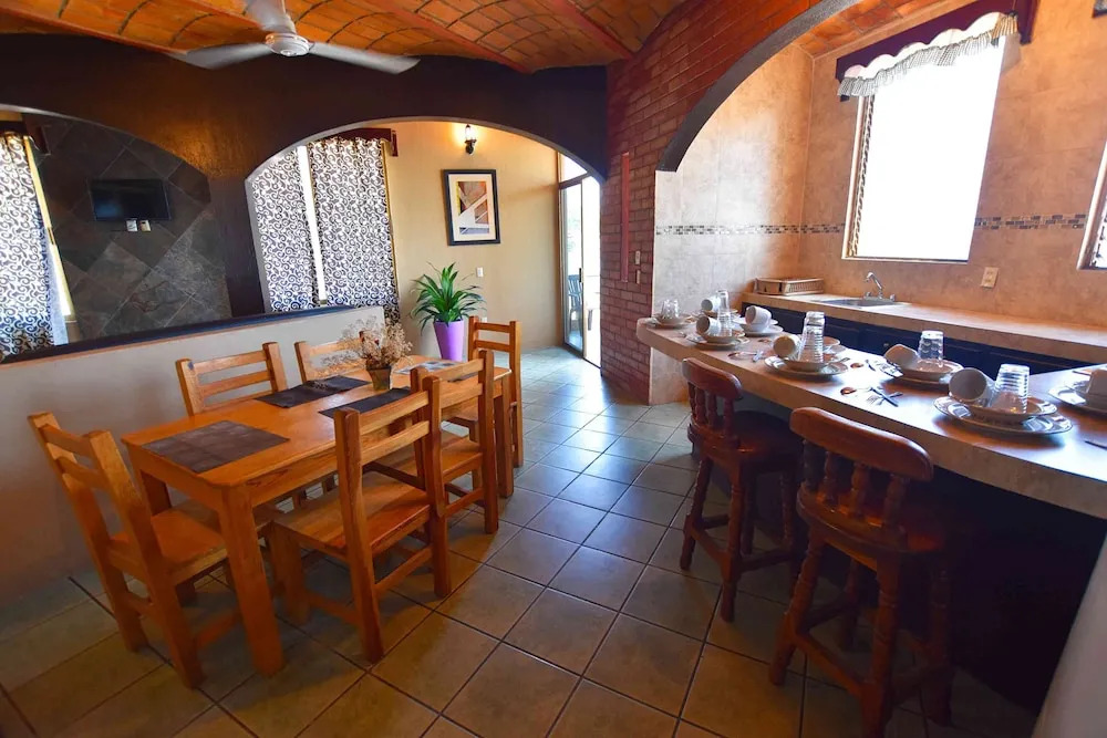 Hotel Villa Flores