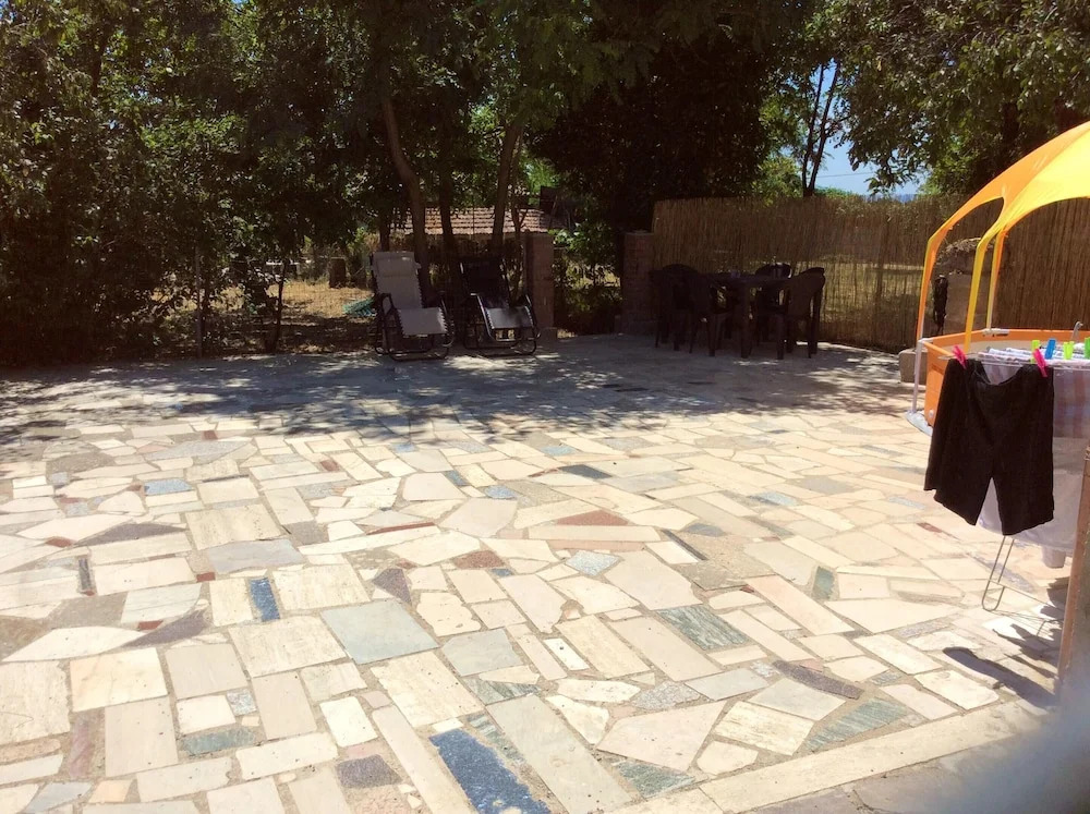 House With 2 Bedrooms in Sassofortino, With Enclosed Garden Near the Beach