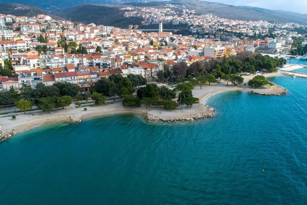 Charming Crikvenica Beachfront Apartment