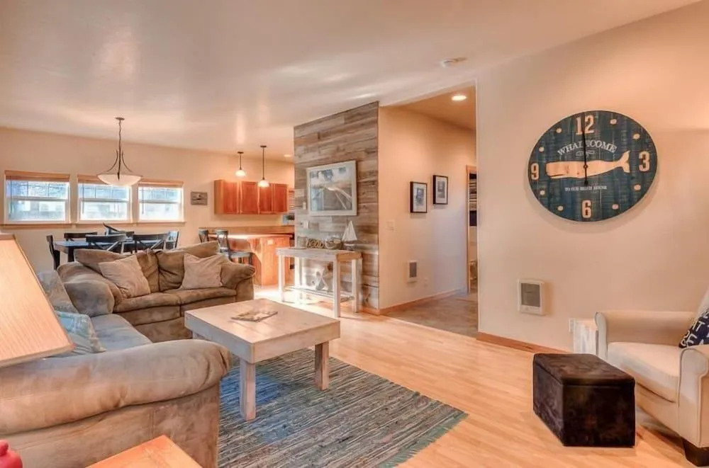 Charming Escape with Hot Tub and Game Amenities - Delightful Family Haven