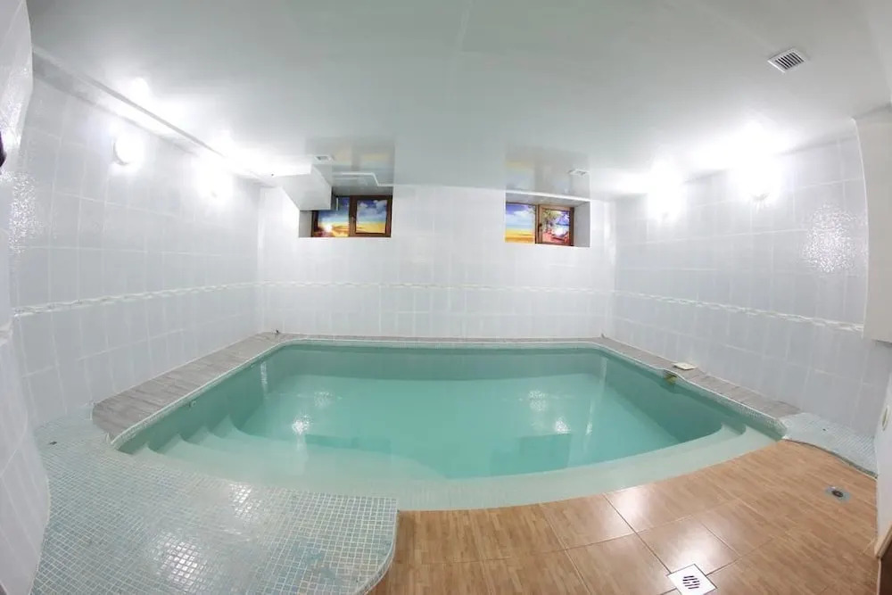 Sky Lux Hotel