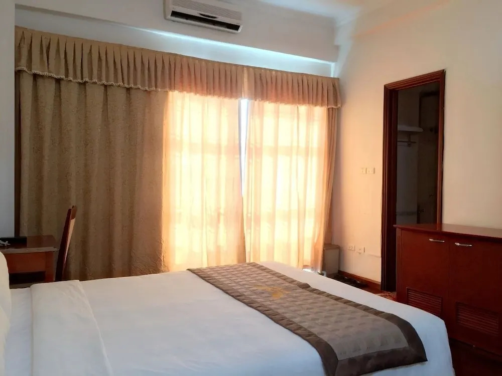 Holiday View Hotel