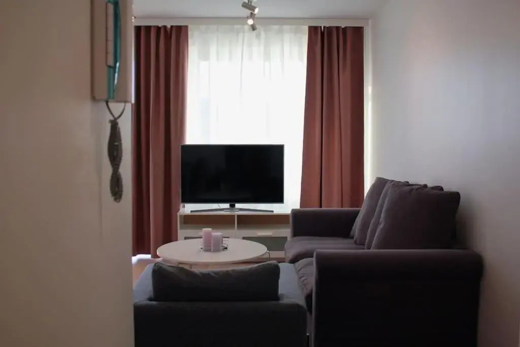 Modern apartment with Sauna, near Transit Hub/Dixi