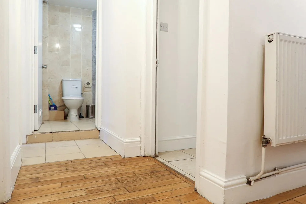 Sidney Street B - Deluxe Single Room 4