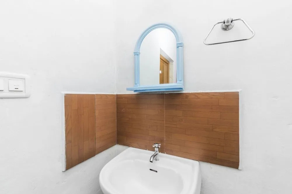 GuestHouser 1 BR Guest house 2140