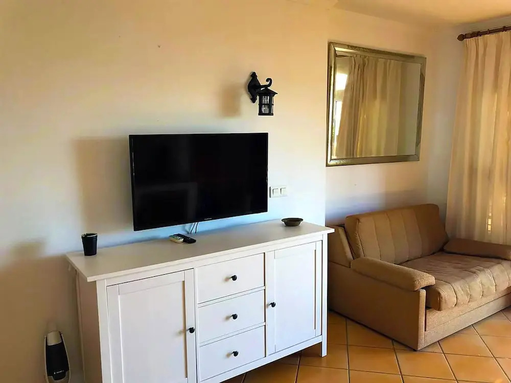 Dona Lola Micaela - fully equiped 1 bedroom ground floor beach front apartment with direct access to the beach of Calahonda CS155