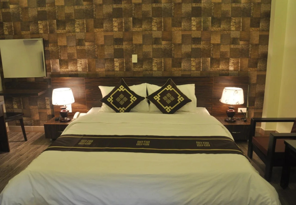Rose Hotel