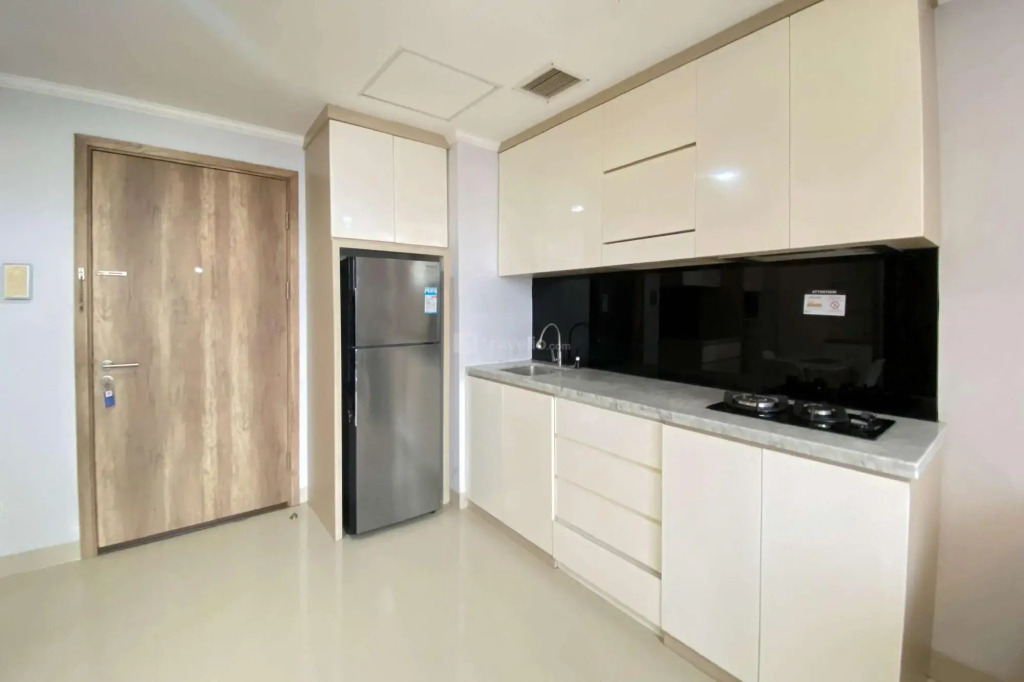 Apt Pejaten Park 2 BR Luas dgn Swim Pool & Netflix