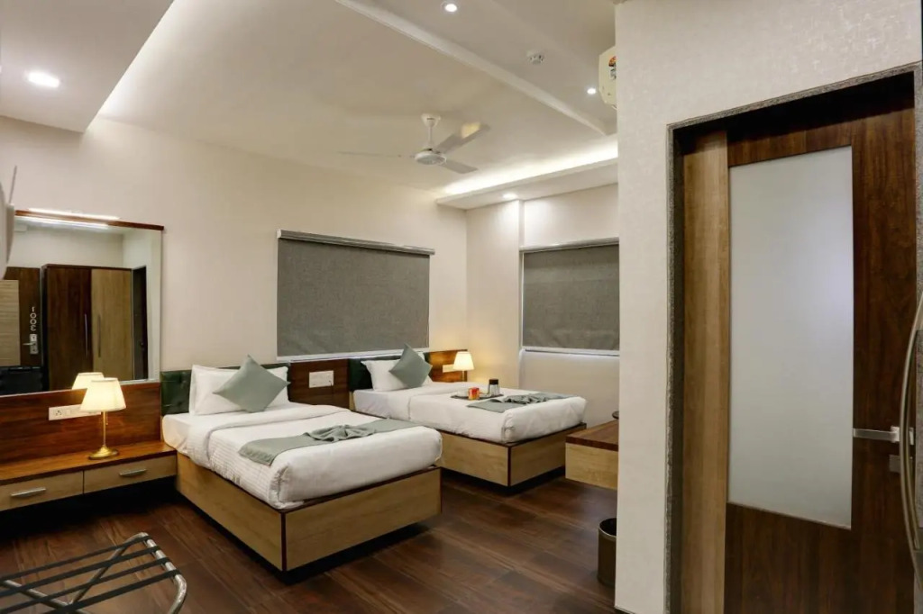 Hotel Ozone Inn Colaba