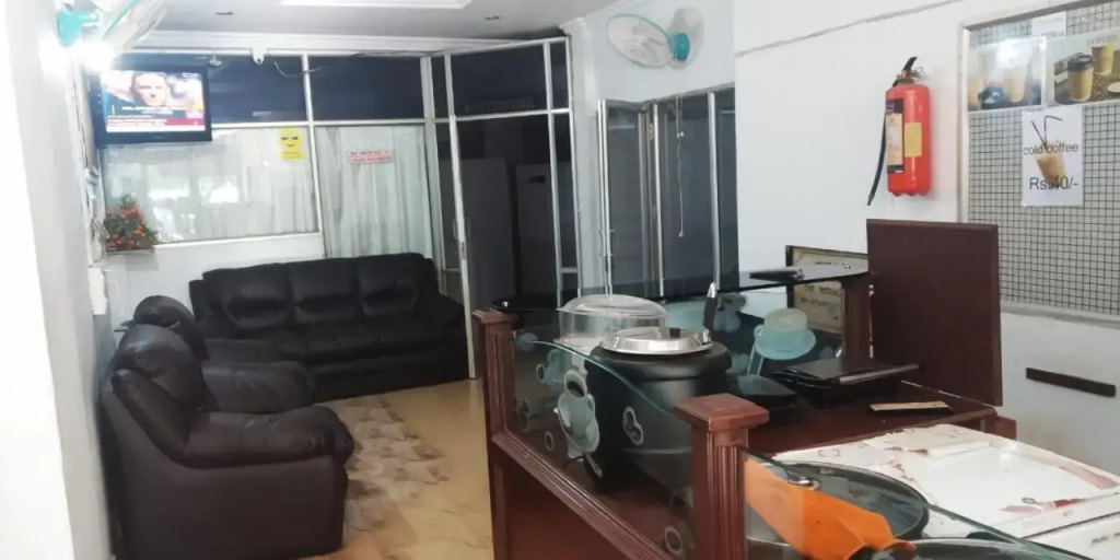 Anandan Tourist Home