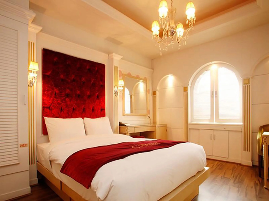 Charis Hotel
