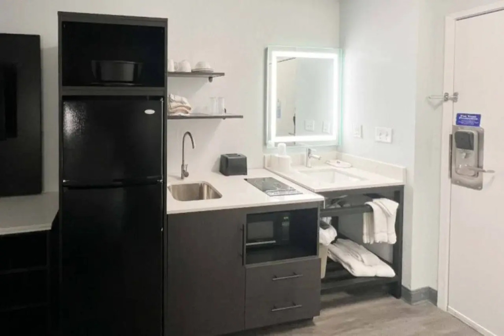 Motel 6-Altoona, IA - Des Moines East