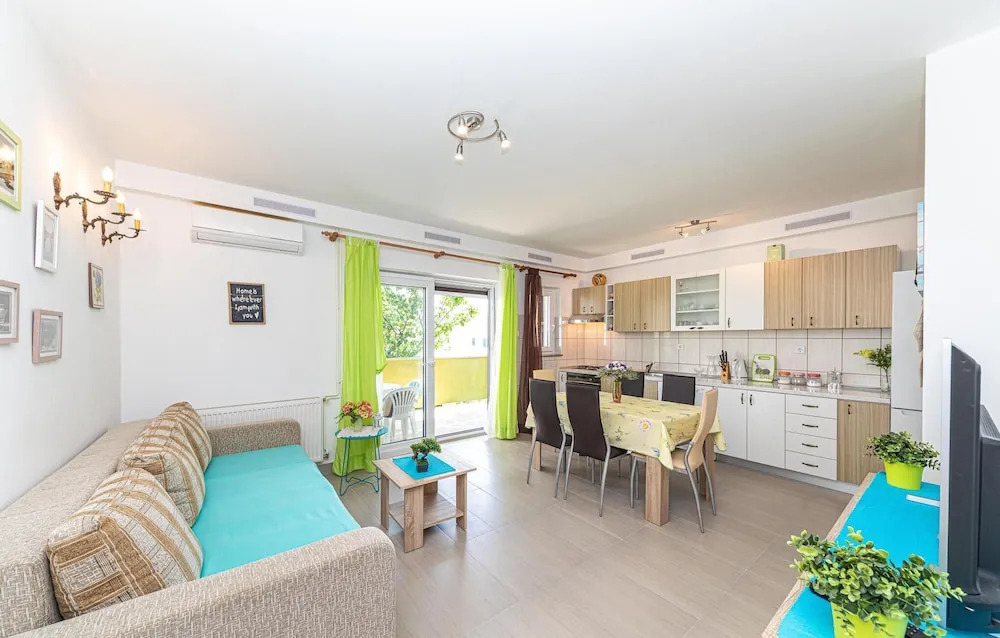Awesome Apartment in Trogir With 2 Bedrooms and Wifi