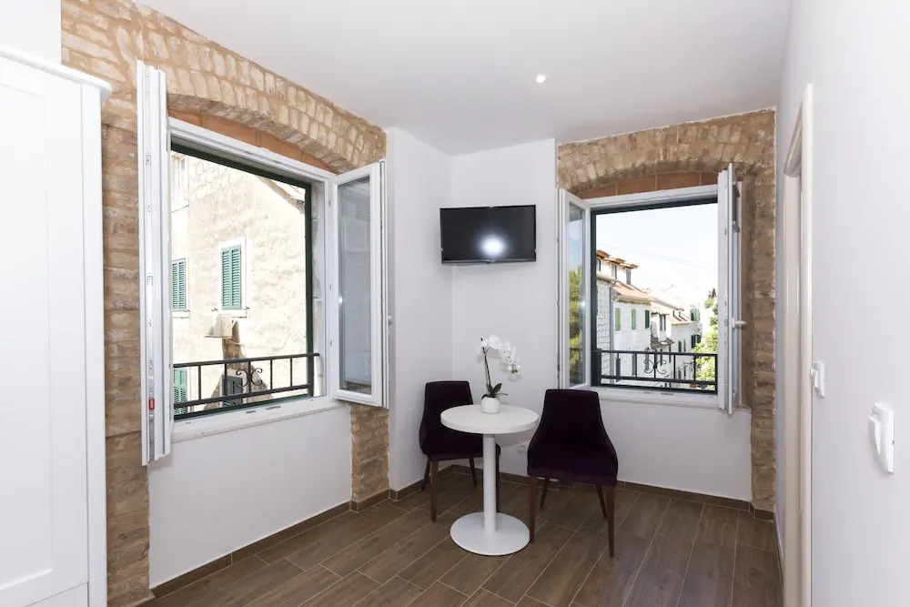 Peruzovic Rooms 3
