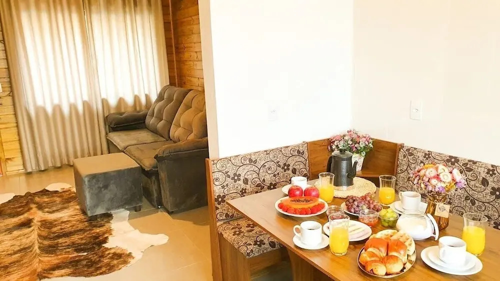 Casa Completa | 2 Suítes + Jardim com Fogo de Chão