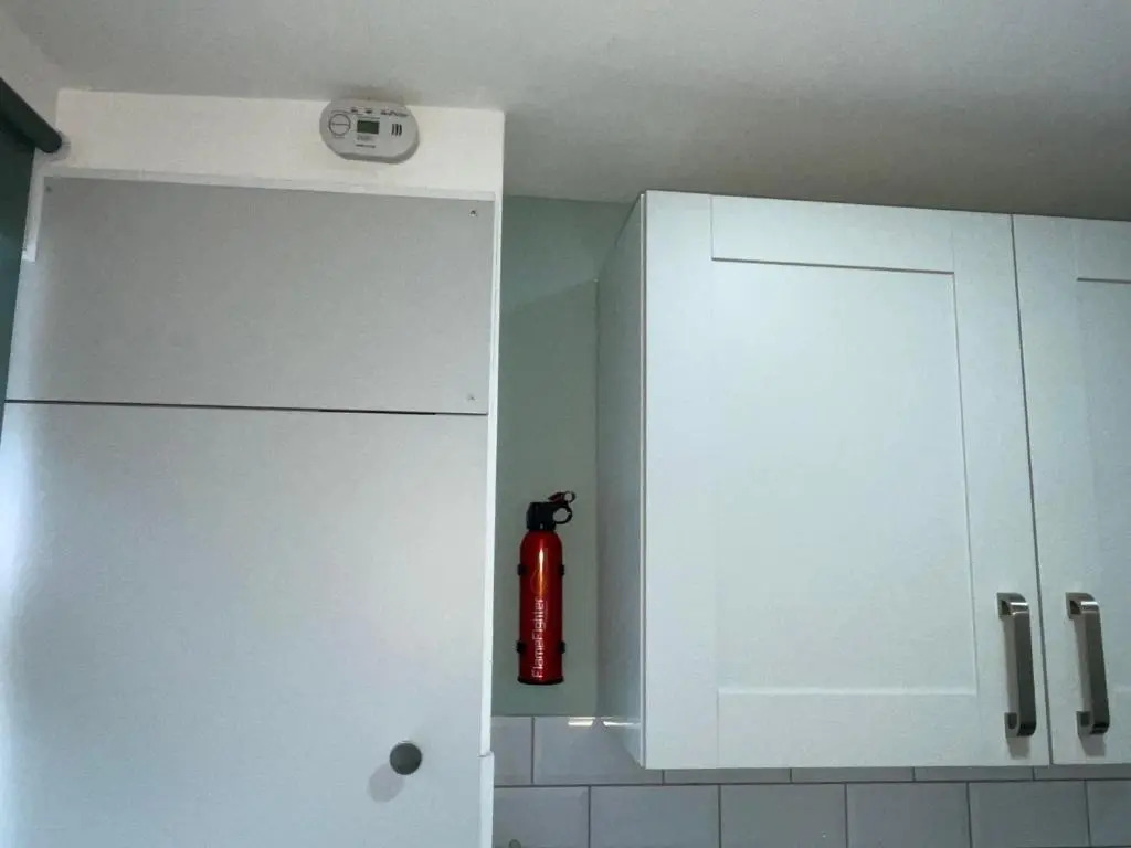 Birmingham Contractor House sleeps 8 Private Garden near M6 Motorway Business Wi-FI and Netflix