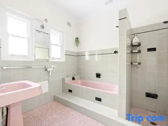 Killara Rooms – Close to Shops & Trains