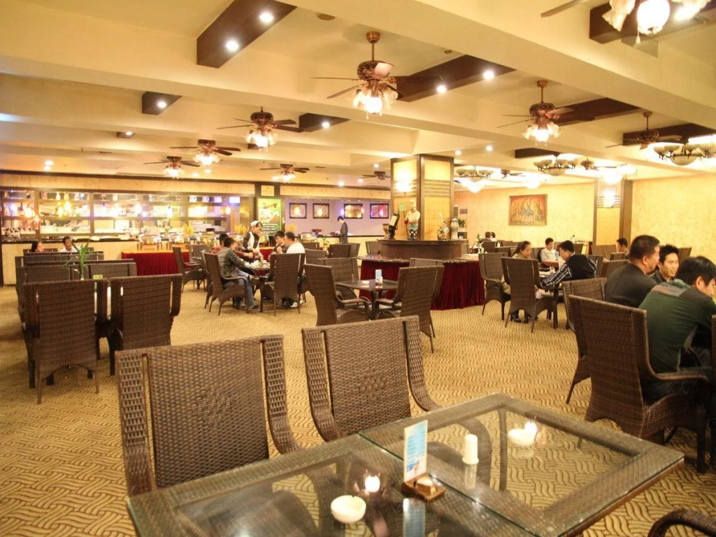 Serengeti Hotel
